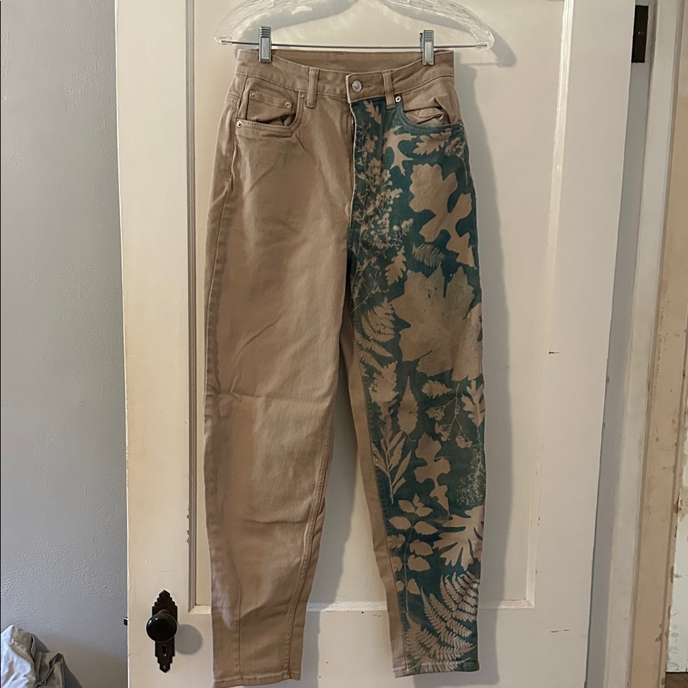 H&M Divided Beige Pants with Teal Leaf Pattern, Size 4